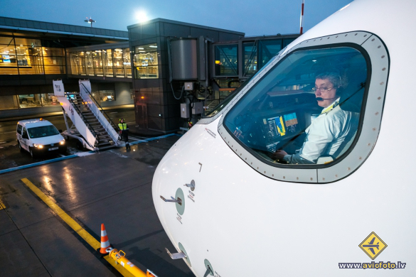 Bombardier CSeries CS300 (BD-500-1A11)